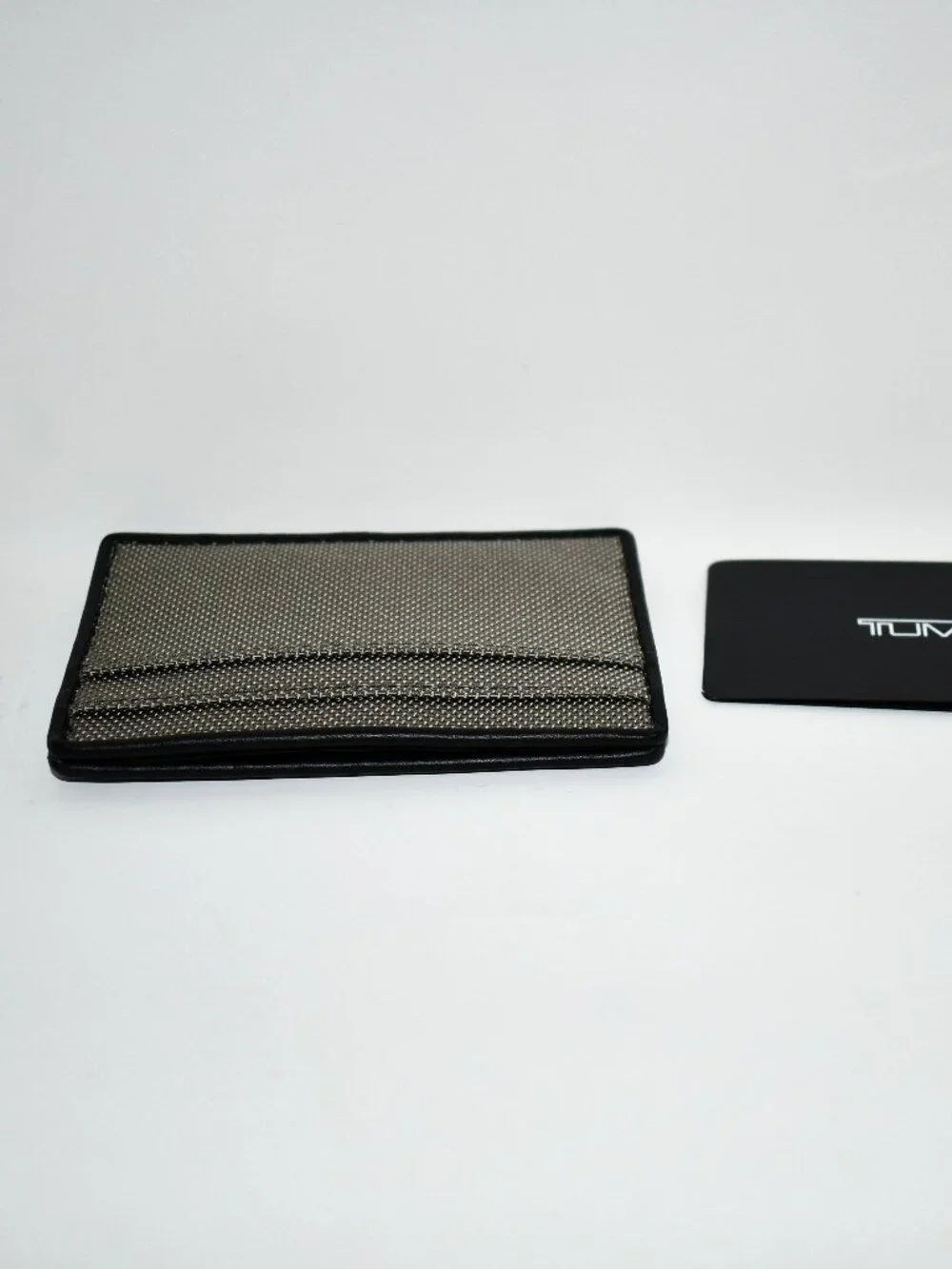 Tumi Slim Card Case in Grey Alloy #135633-A872 NWT
